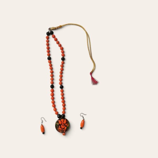 img_7609076813914761960661204922783850548.jpg Vinayaka Grace Necklace Set