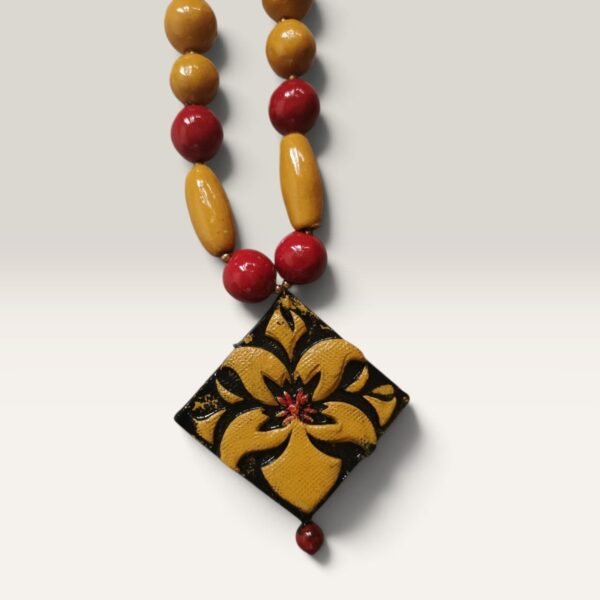 img_83112856463778943552391097585403529629.jpg Golden Blossom Terracotta Necklace Set